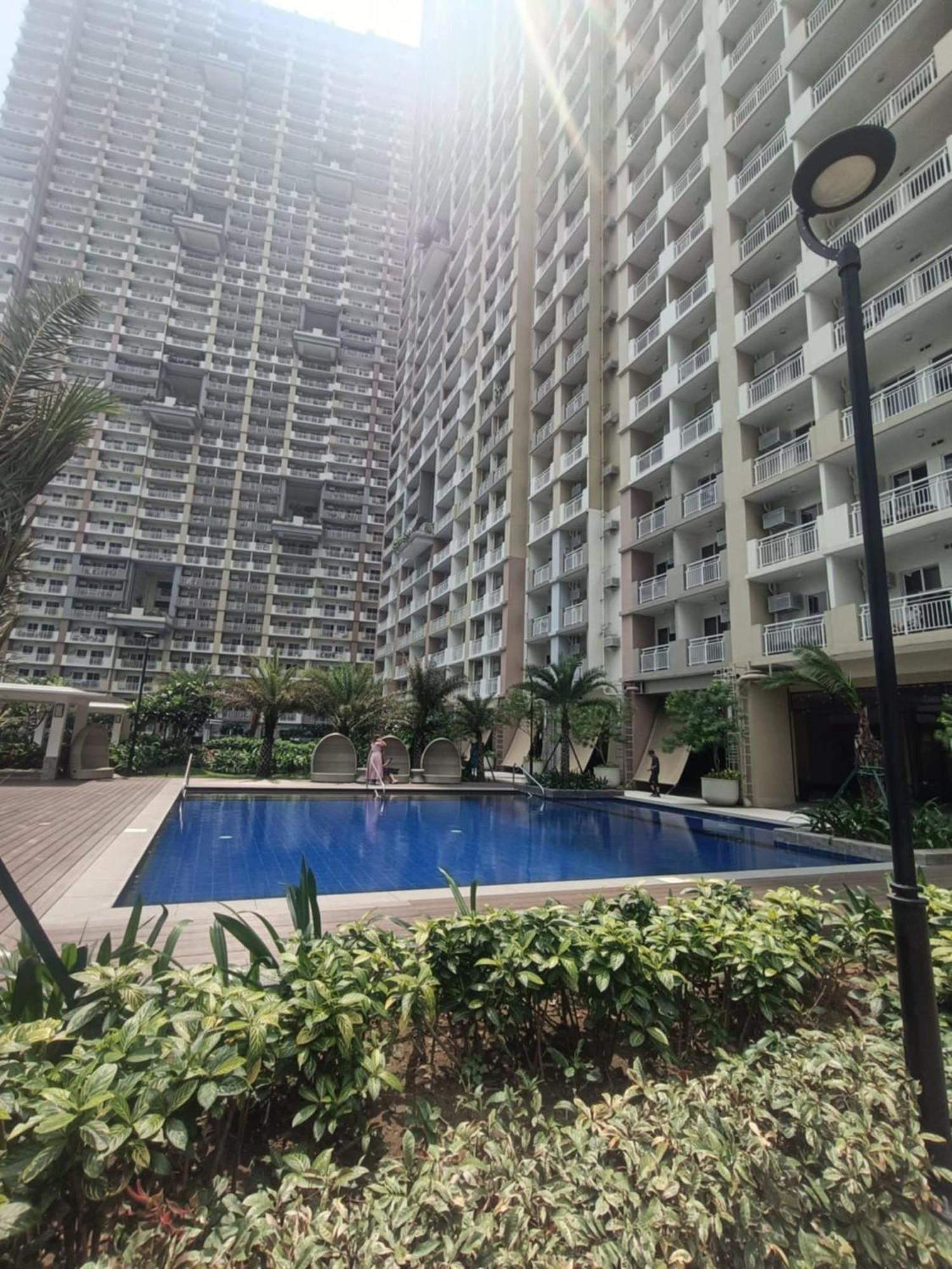 Infina Towers Aparthotel Bandar Quezon Luaran gambar