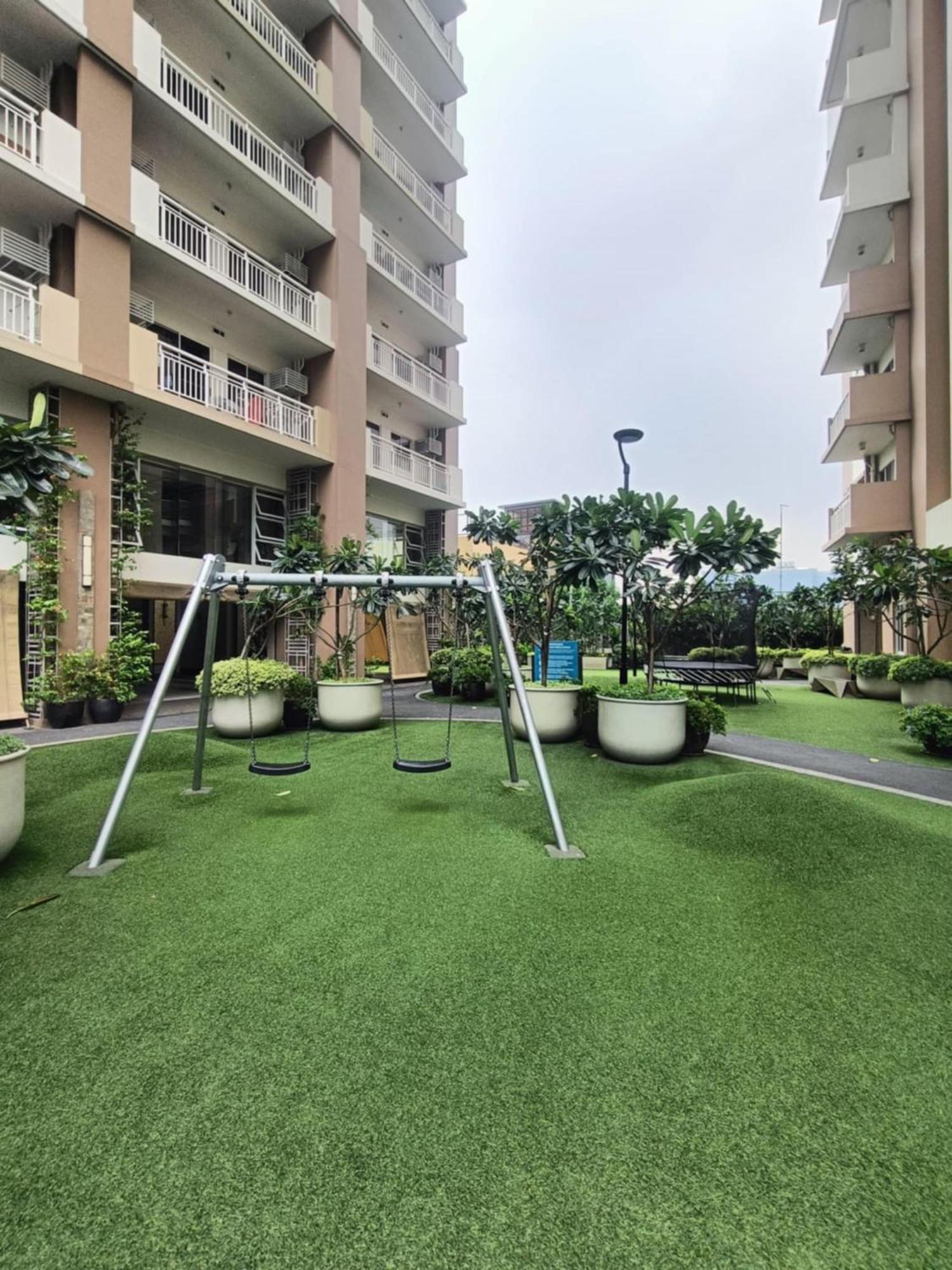 Infina Towers Aparthotel Bandar Quezon Luaran gambar