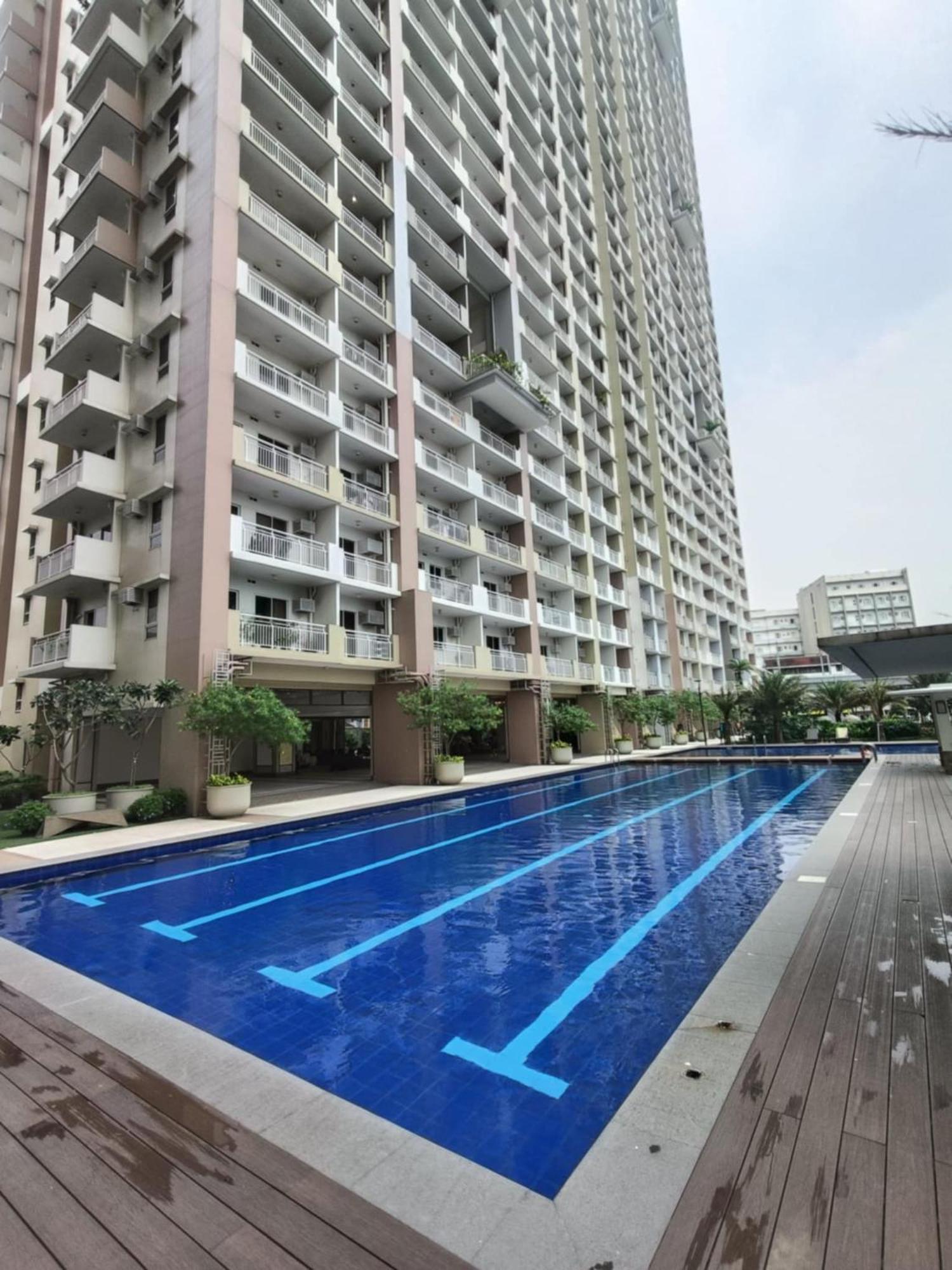 Infina Towers Aparthotel Bandar Quezon Luaran gambar